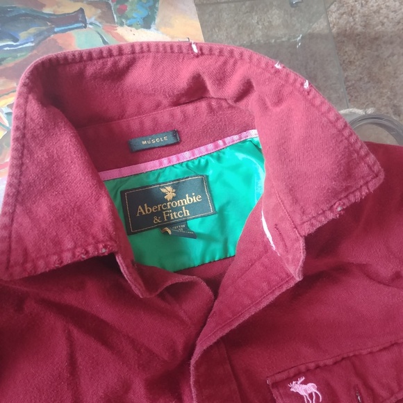 Red Button Up Large - Picture 5 of 6